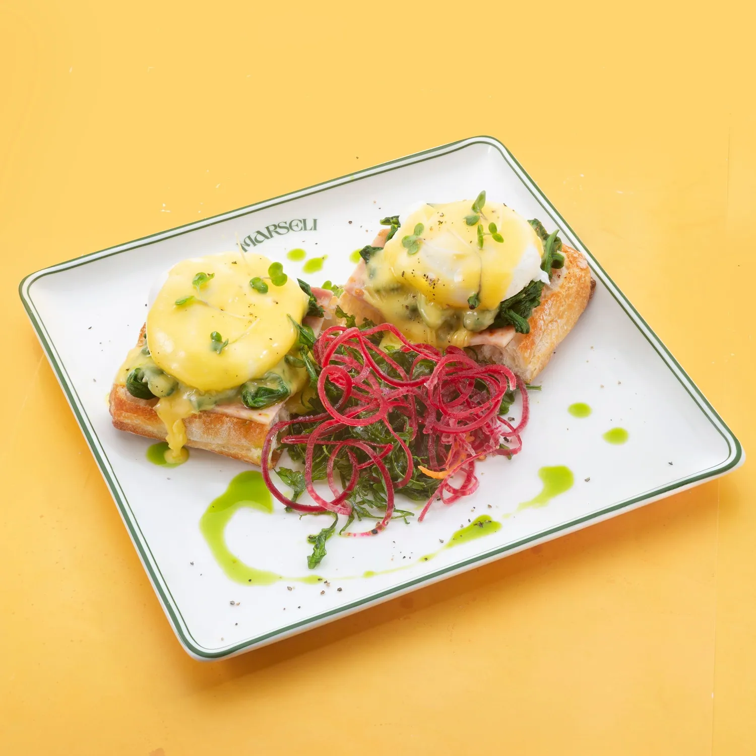 Eggs Florentine Royale
